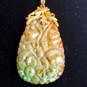 14k jade pendant
